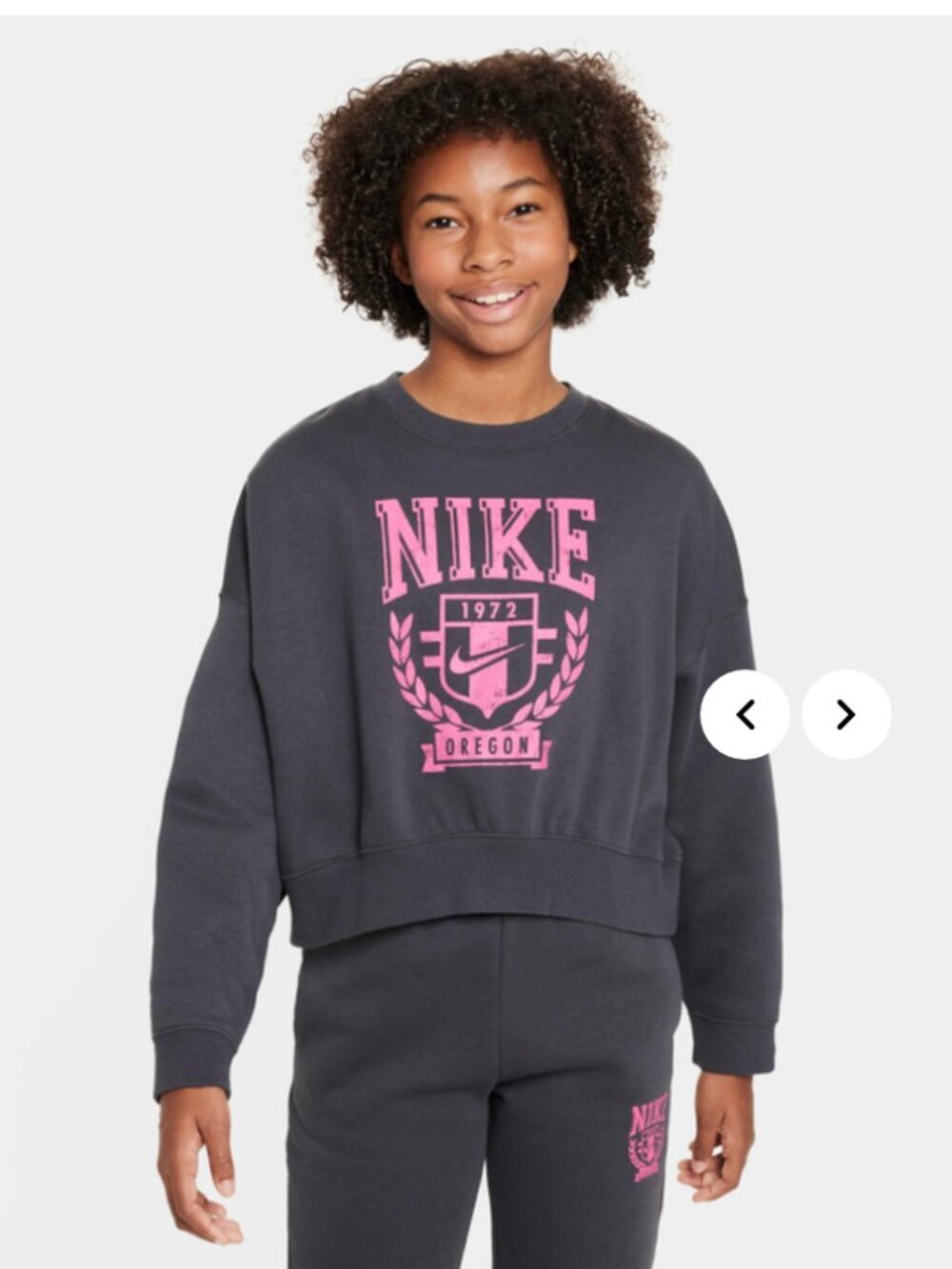 Nike Sportswear Older Kids' Girls Medium Oversized Fleece Crew-Neck Sweatshirt
